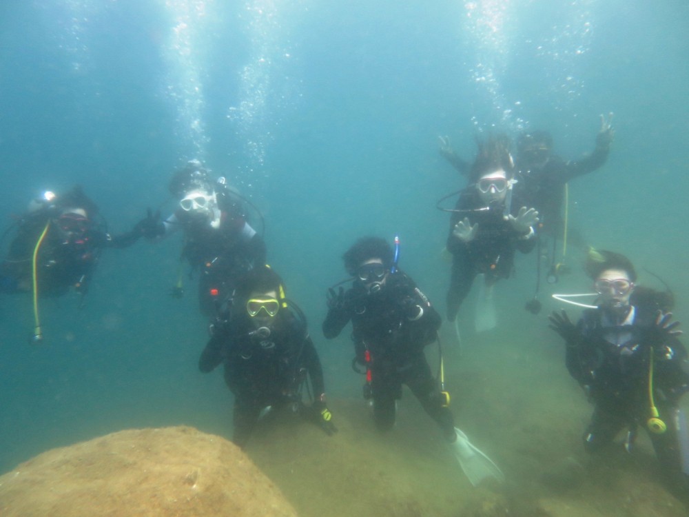 ９/２３　ビーチでカエルアンコウ♪ボートではカラフルカラーの群れ三昧(^^)/